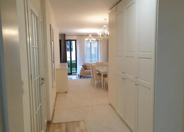 Evergreen 1 Apartment